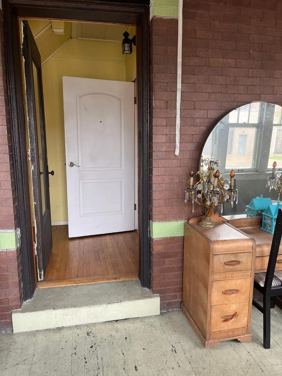 Facade/entrance