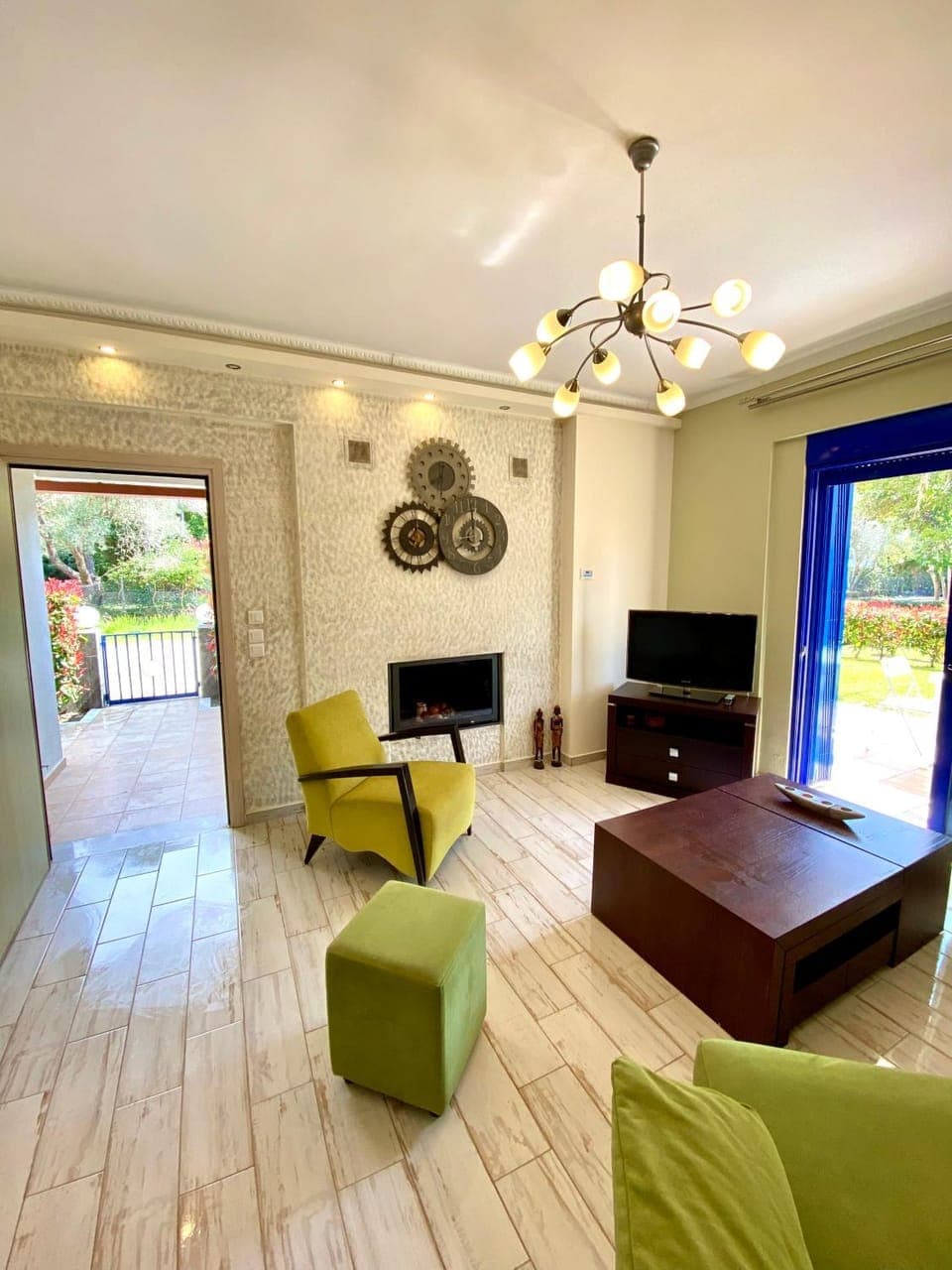 Living room, Seating area