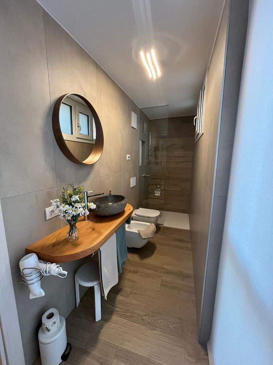 Toilet, Bathroom, towels