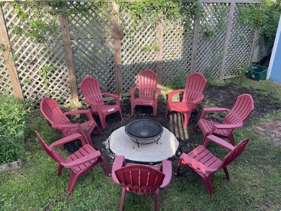 The Painted Lady, a spacious renovated 4BR Victorian House in Saint Augustine
