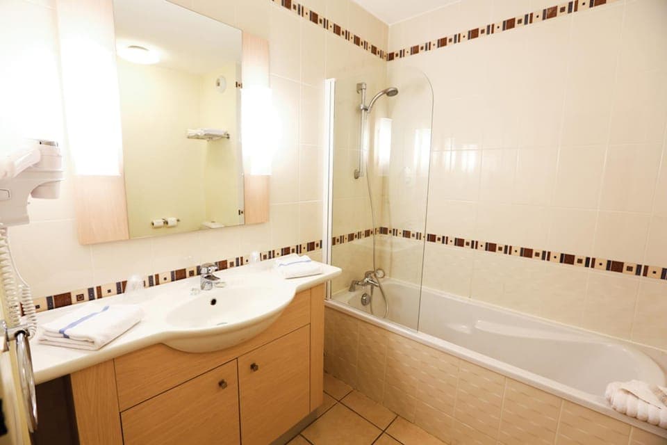 Shower, Bathroom, Bath