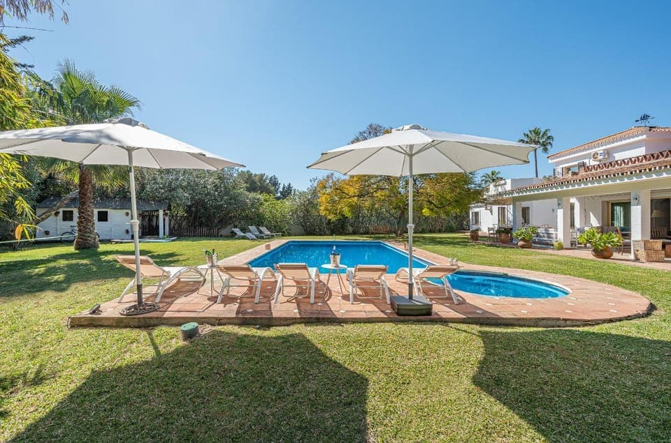 Garden, Swimming pool, sunbed