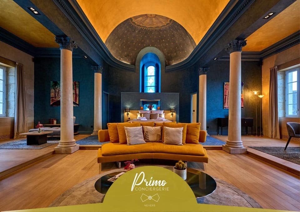 Living room, Photo of the whole room, Seating area, Bedroom