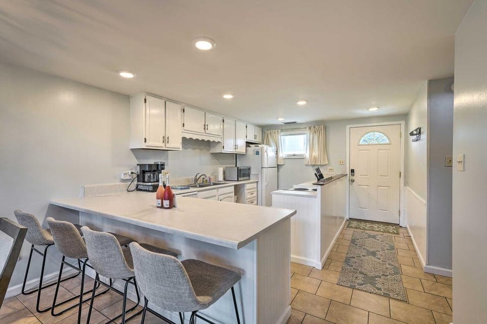 Quiet Coastal Retreat on PCB’s West End House in Sunnyside