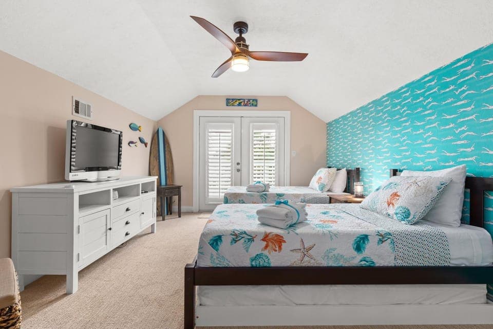Bed, Bedroom