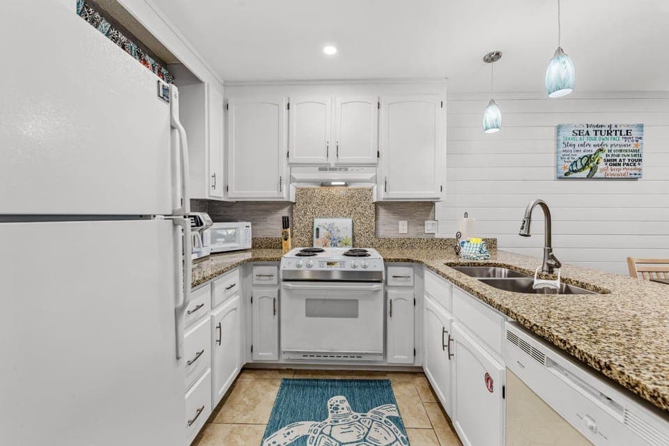 Kitchen or kitchenette, kitchen
