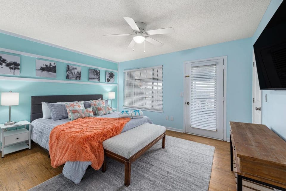Bed, Bedroom