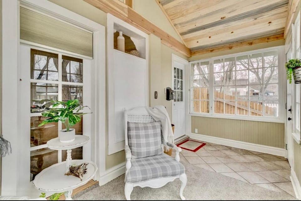 The Historic Blue Bird Cottage House in Colorado Springs