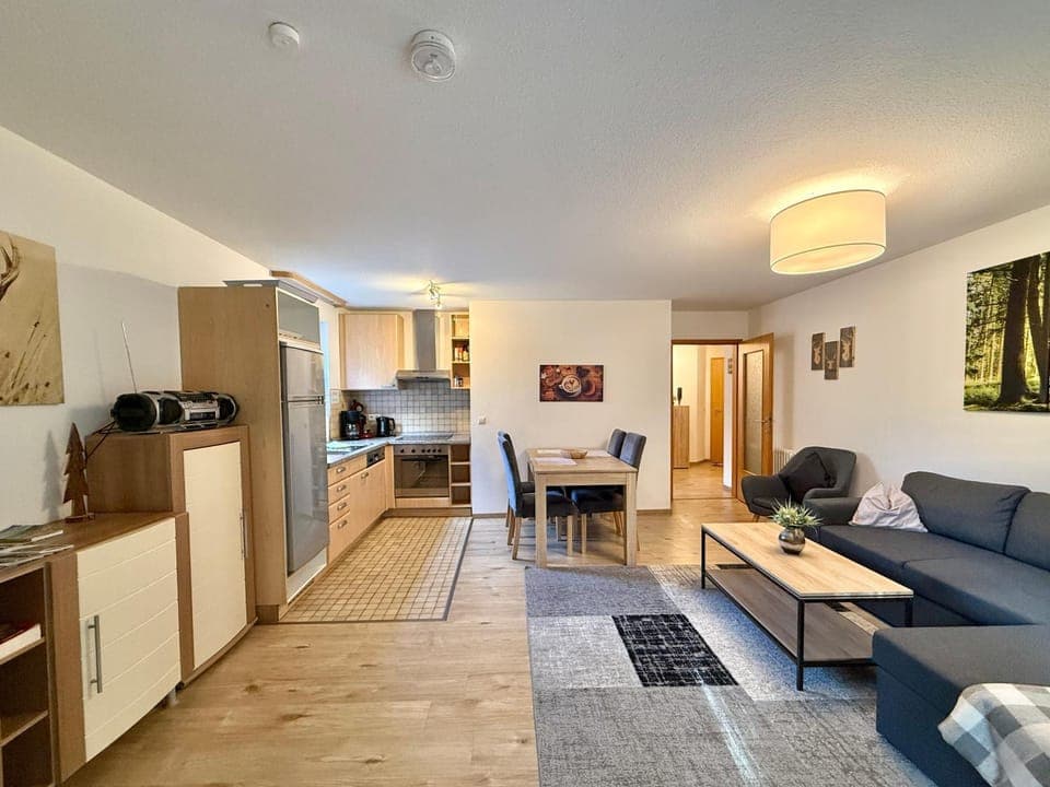 Living room, Dining area, Food, Lunch, Dinner