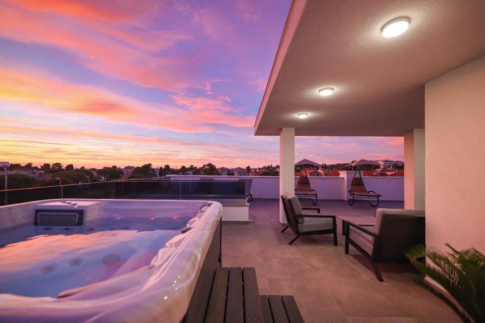 Patio, Hot Tub, Balcony/Terrace, Spa and wellness centre/facilities, Sea view, Sunset, sunbed