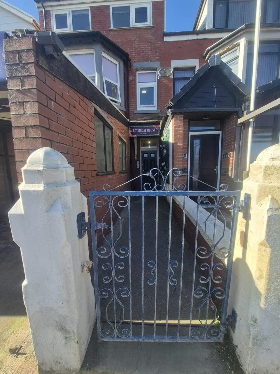 Property building, Facade/entrance