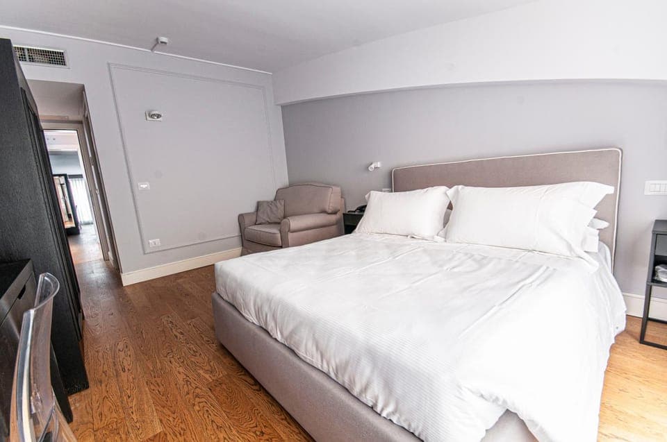 Bed, Photo of the whole room