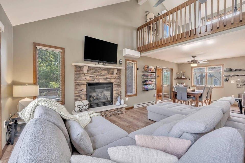 TV and multimedia, Living room, Seating area