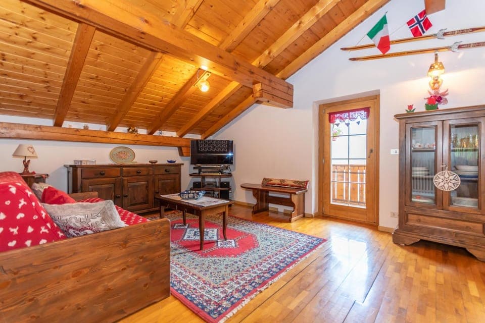 Communal lounge/ TV room, Living room