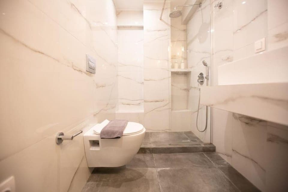Toilet, Bathroom