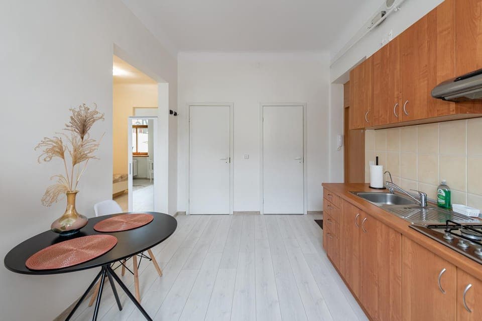 Dining area, stove, stove, kitchen, kitchen