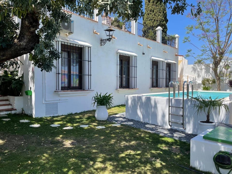 Spring, Day, Garden, Garden view, Pool view, Swimming pool, sunbed