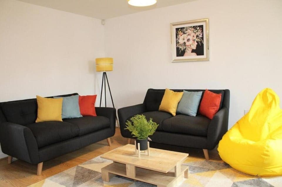 Living room, Seating area