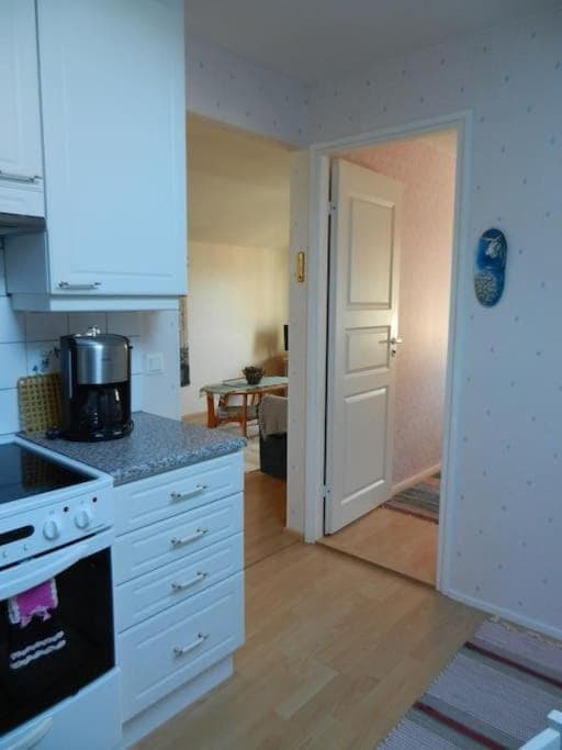 Coffee/tea facilities, stove