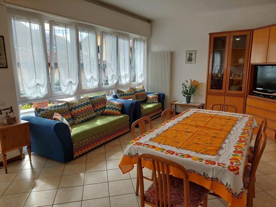 Communal lounge/ TV room, Bed, Living room, Seating area, Dining area