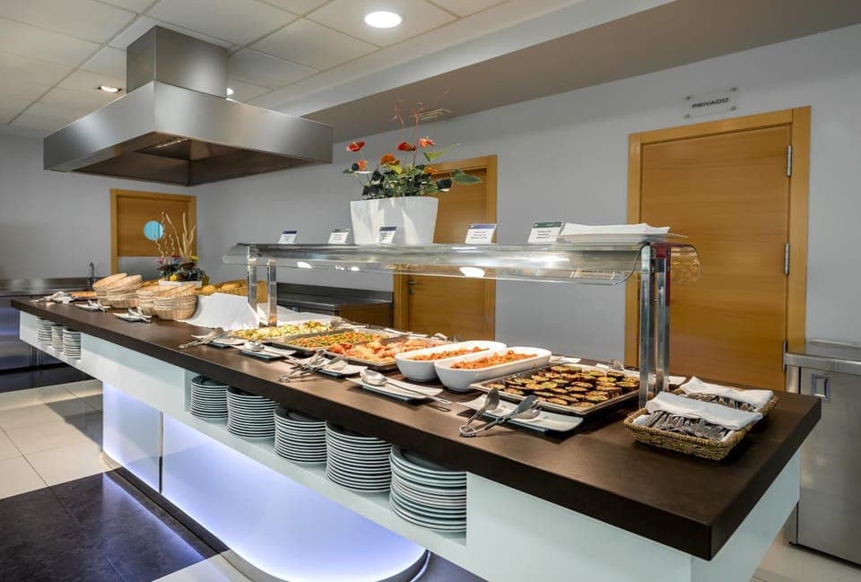 Restaurant/places to eat, Food and drinks