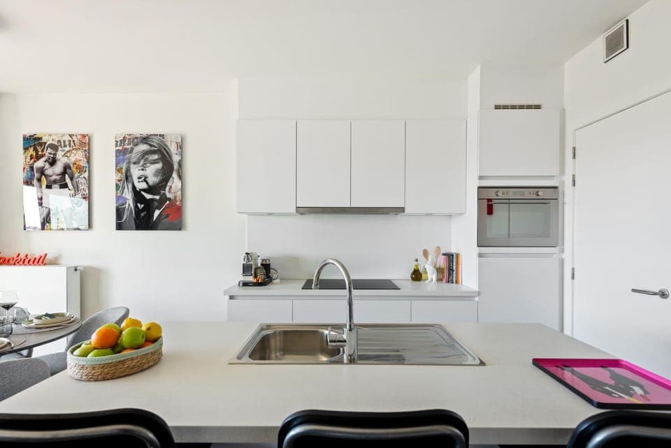 Kitchen or kitchenette, Dining area, minibar, pet friendly, stove