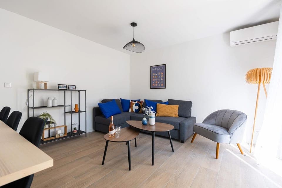 Living room, Seating area