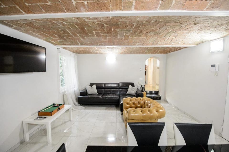 TV and multimedia, Seating area, Evening entertainment