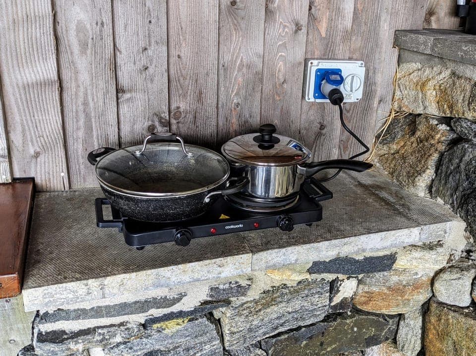 Kitchen or kitchenette, stove