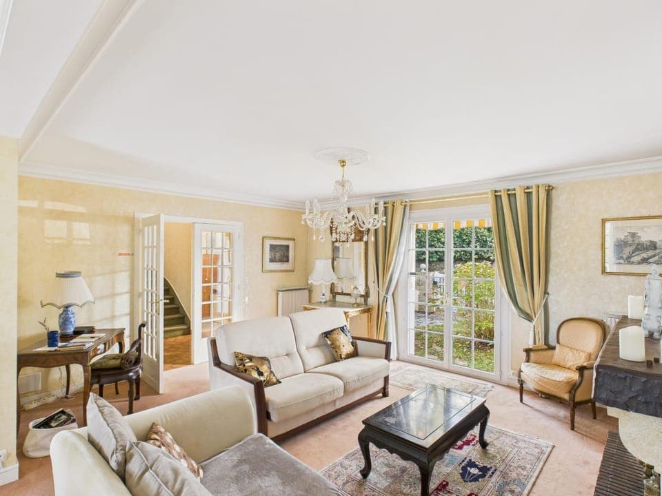 Communal lounge/ TV room, Living room