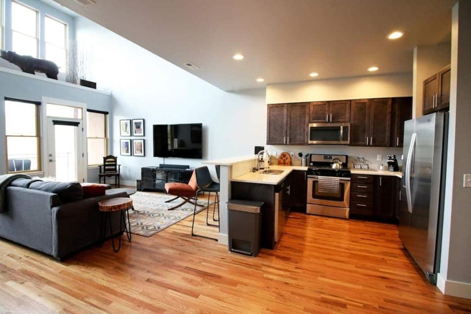 Luxury On the River, Downtown River Balcony STR513 House in Salida