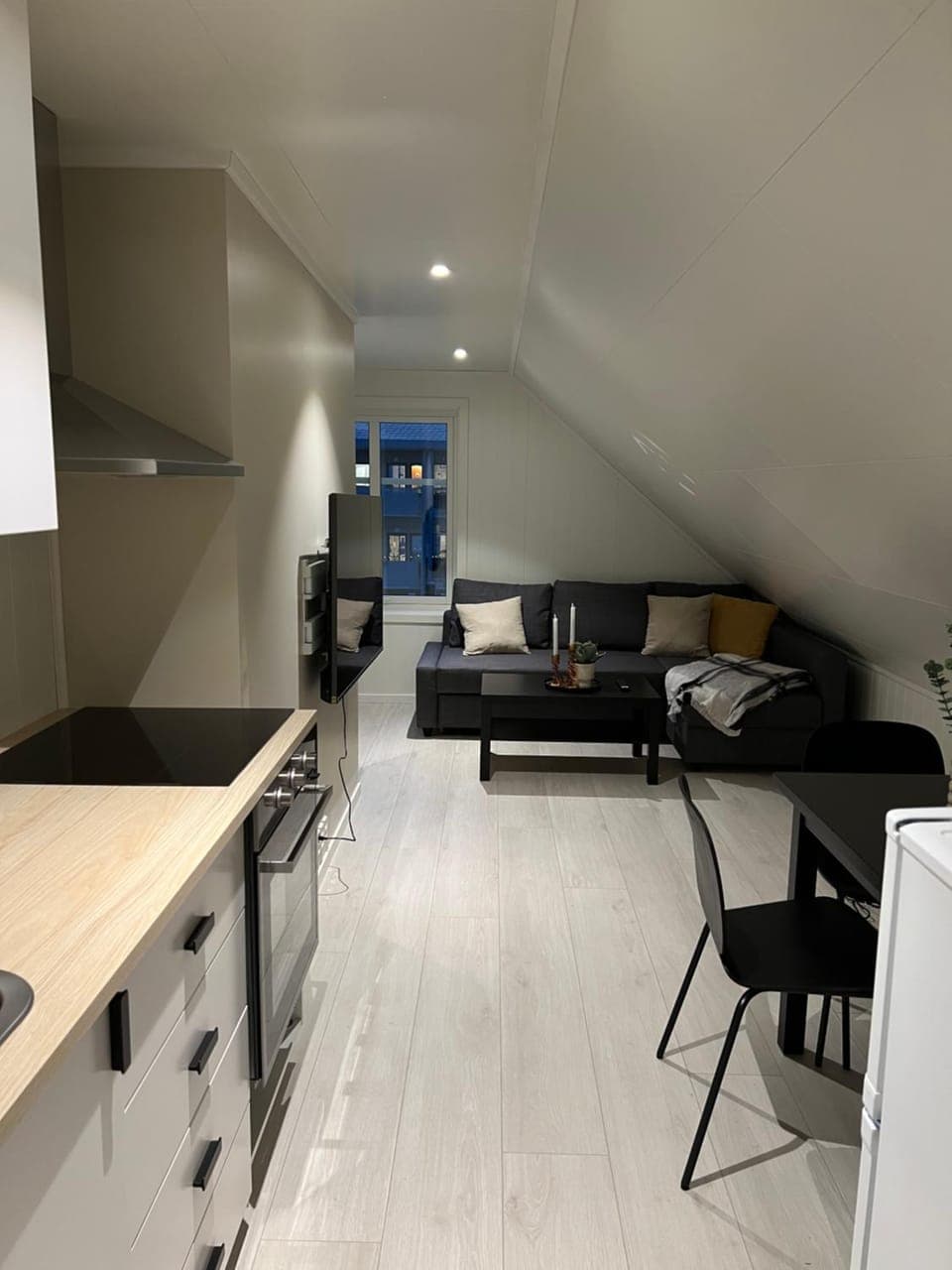 Kitchen or kitchenette, Living room