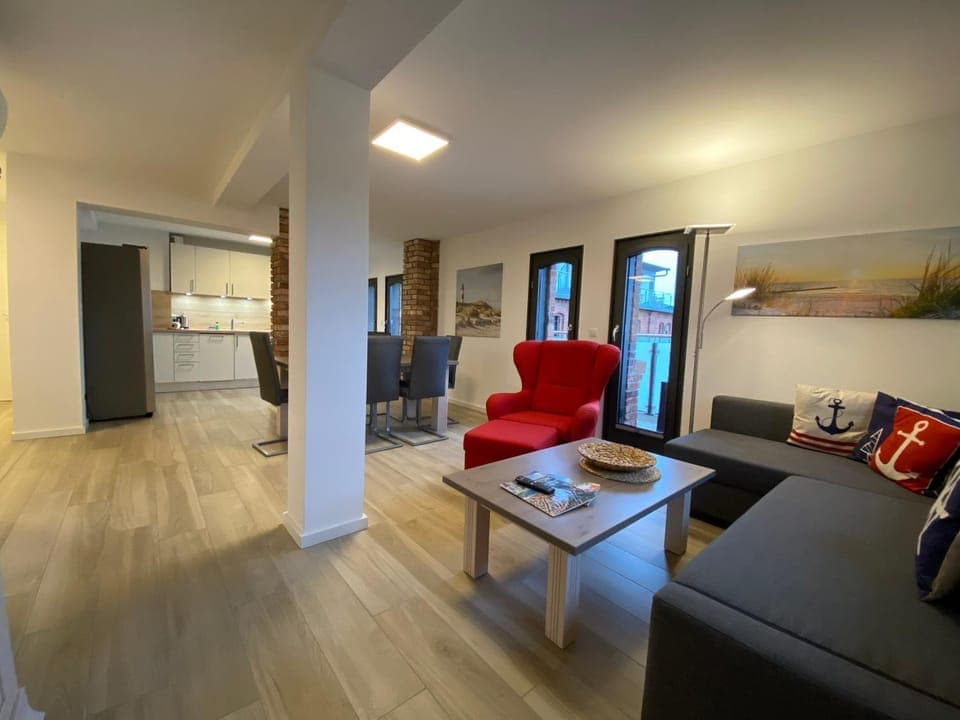 Kitchen or kitchenette, Living room, Seating area, Dining area