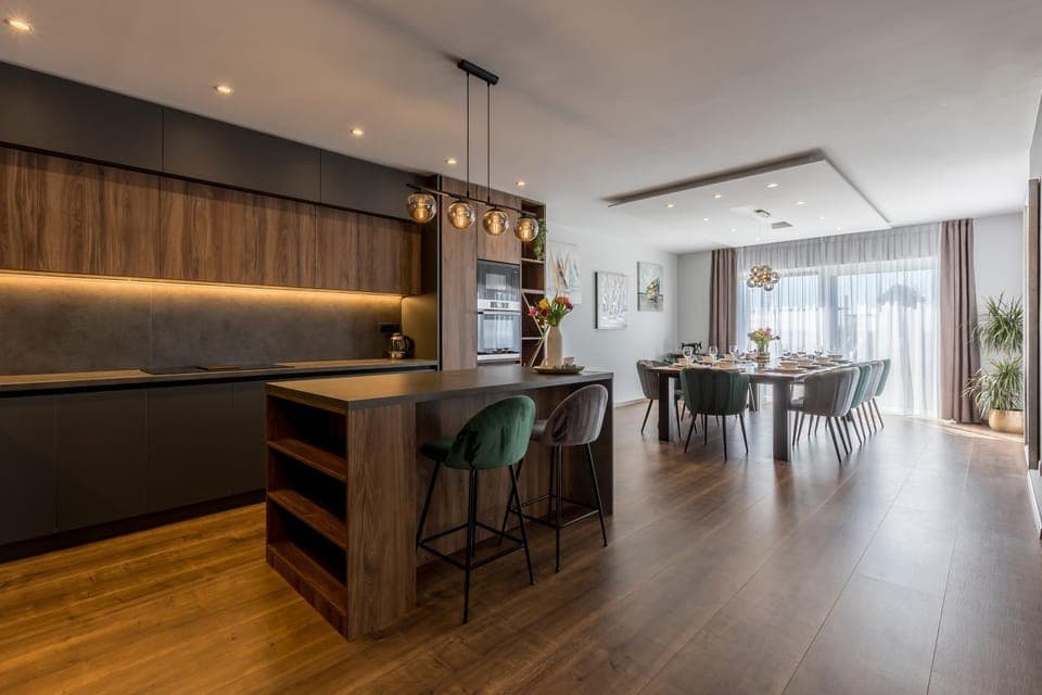 Living room, Seating area, Dining area