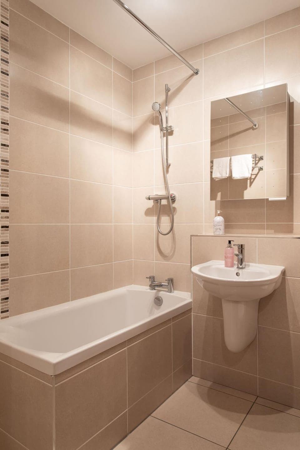 Shower, Bathroom, Bath, towels