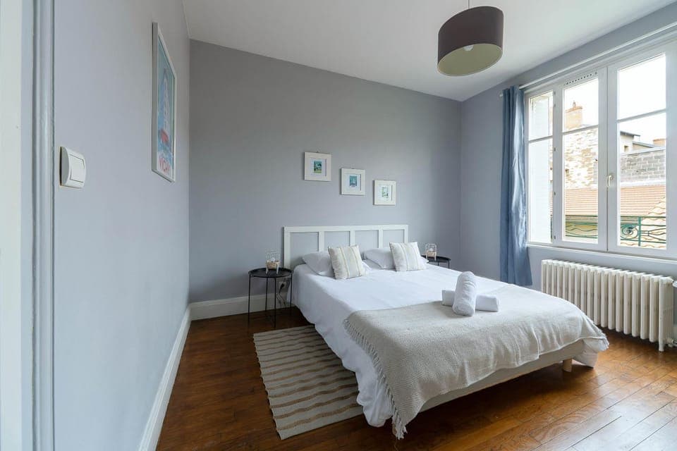 Bed, Photo of the whole room, Bedroom