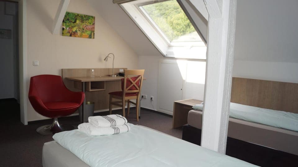 Bed, Photo of the whole room, Seating area, Bedroom