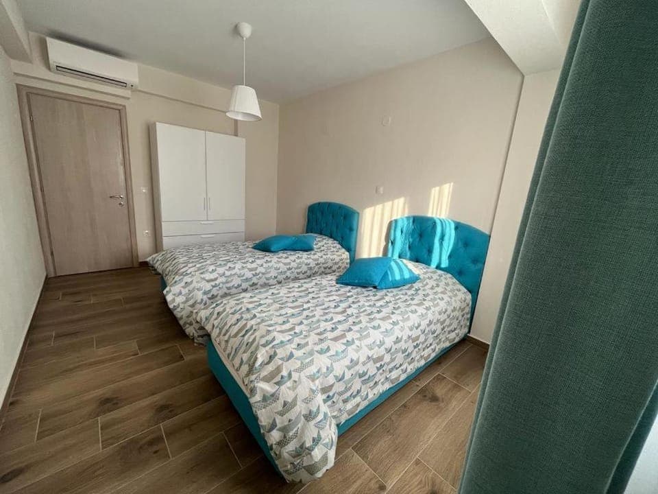 Bed, Photo of the whole room, Bedroom, wardrobe