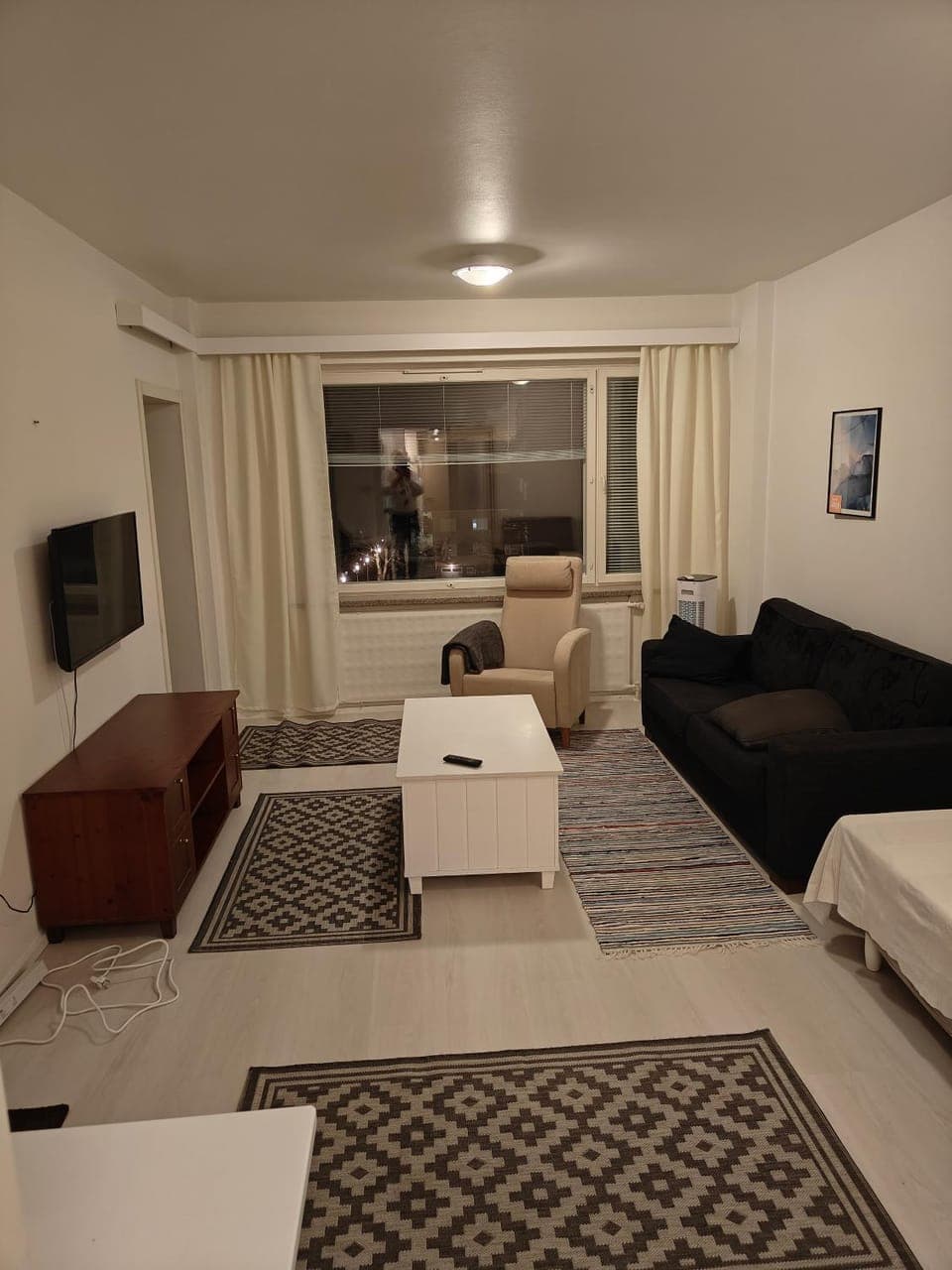 Communal lounge/ TV room, Bed, TV and multimedia, Living room, Photo of the whole room, Seating area, Evening entertainment