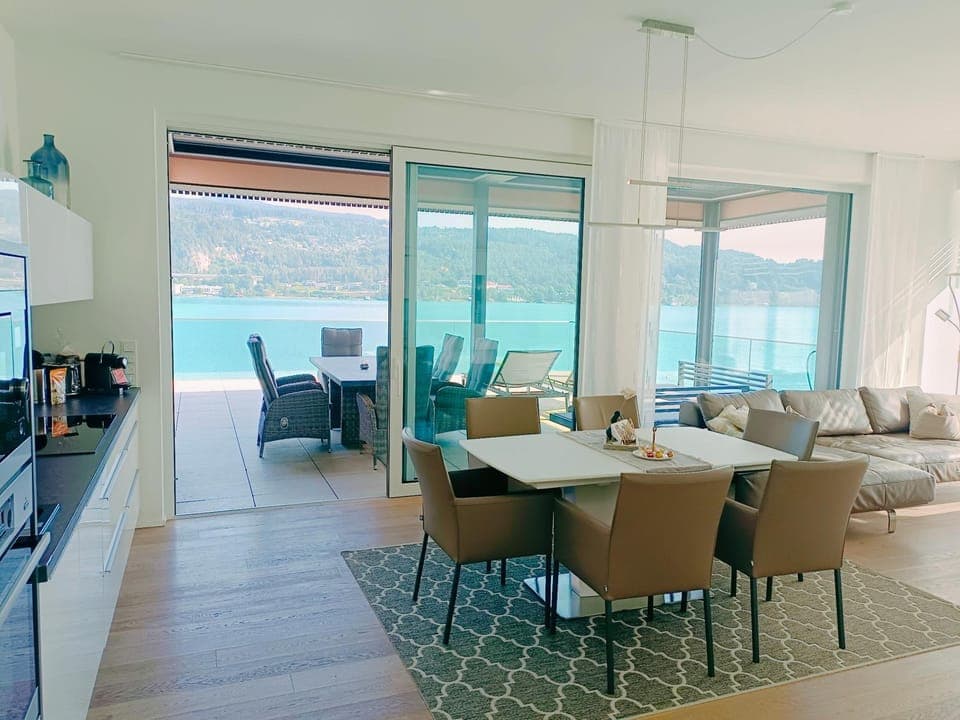 Living room, Dining area, Lake view
