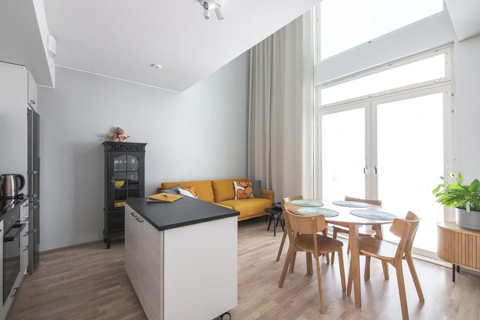 Kitchen or kitchenette, Seating area