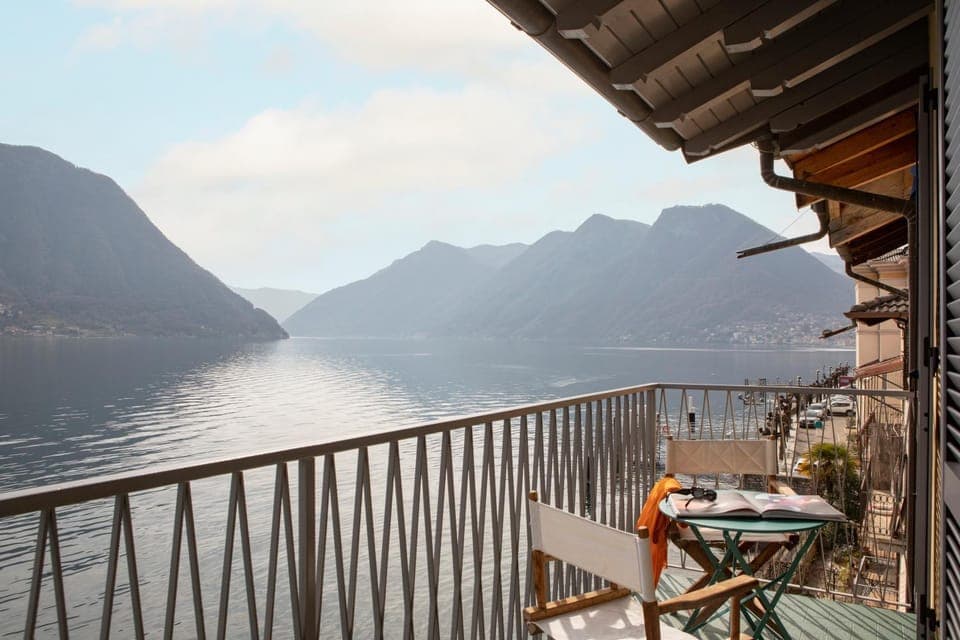 Balcony/Terrace, Lake view, Mountain view