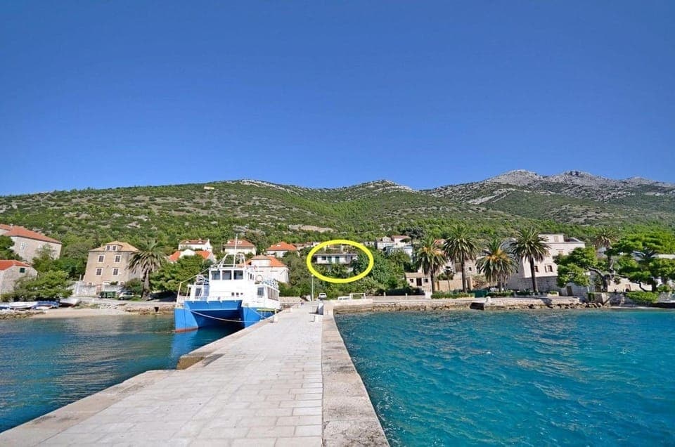 Facade/entrance, Beach