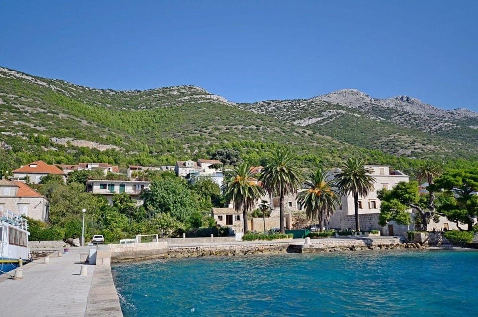 Facade/entrance, Beach