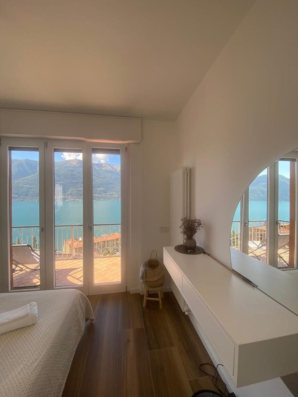 View (from property/room), Bedroom, Lake view, Mountain view