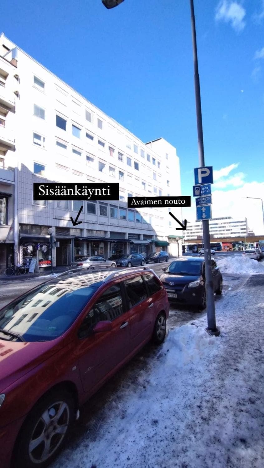 Facade/entrance, Street view, Location