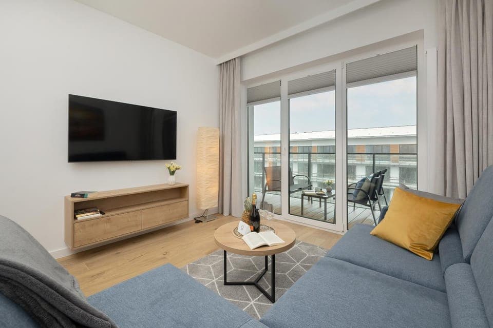 TV and multimedia, View (from property/room), Balcony/Terrace, Living room, Seating area