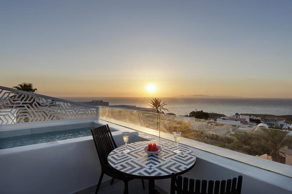 Natural landscape, View (from property/room), Balcony/Terrace, Dining area, Sea view, Sunset