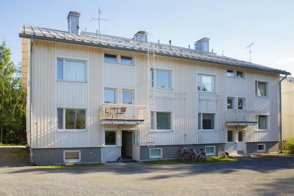 -Hannula- Hiljainen ja tilava kaksio kahdella autopaikalla kauppojen vieressä Apartment in Finland