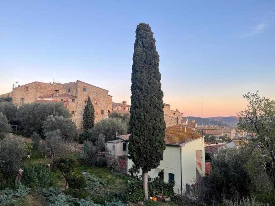 Nearby landmark, Spring, Day, Natural landscape